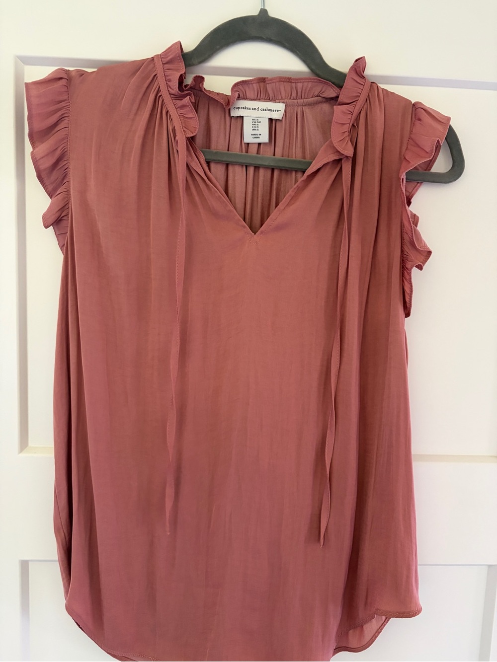 cupcakes & cashmere Rose Mauve Ruffle Tie V-Neck Blouse